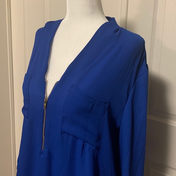 💥$11 -  Suzy Shier Blue Zip-Up Blouse - size large 👚 - Picture 3 of 4